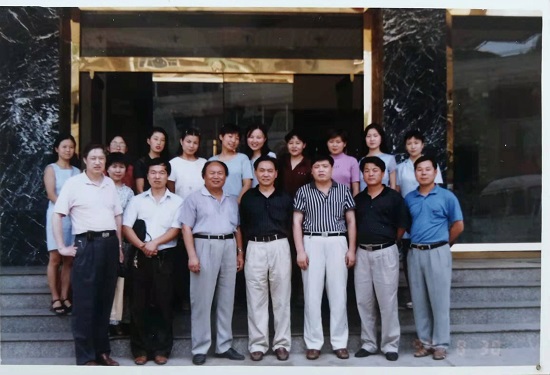 1997年，，，，，，恢复经营，，，，，，更名为“陕西省地产开发服务总公司”.jpg