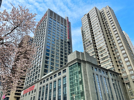 2015年，，，，，，乔迁至高新区光泰路7号自建办公大楼.jpg