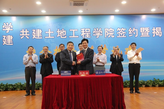 2015年，，，，，，与长安大学共建全国第一个永信贵宾会工程学院，，，，，，设立永信贵宾会工程学科硕士点、博士点。。。。。。.jpg